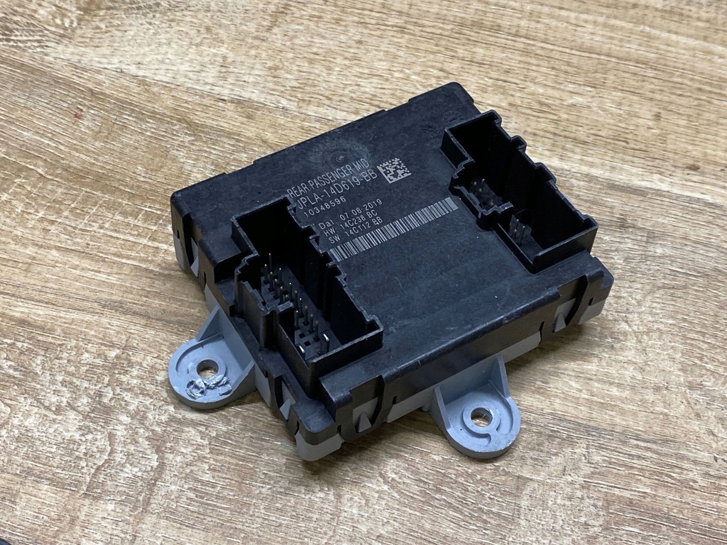 фото №1, Land rover discovery 5 2020 блок управления / модуль дверь jpla14d619bb