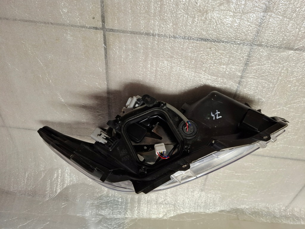 фото №8, Toyota prius iii lift левая лампа перед передняя full led eu !