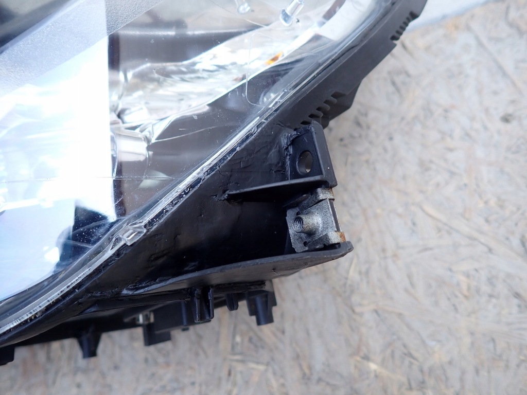 фото №8, Лампа левая фара левый bi ксенон mercedes c klasa 204 07-11r a2048200159