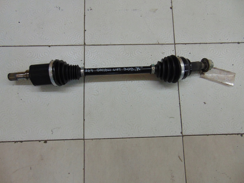 фото №1, Приводной вал перед правая maserati ghibli 3.0b