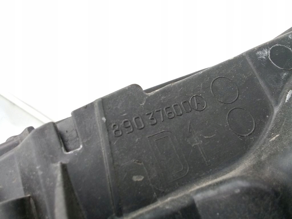 Citroen c4 1 1 лампа правая перед передняя eu 89902333 с Разборки