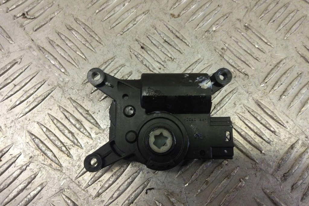 фото №8, Клапани керуючий обігрівачі jeep renegade off-road bu a21102000 1.6l