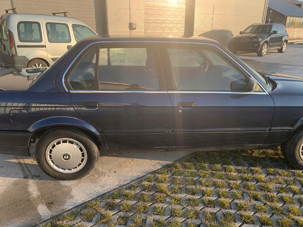 фото №1, Дверь правое задняя bmw e30 royalblau