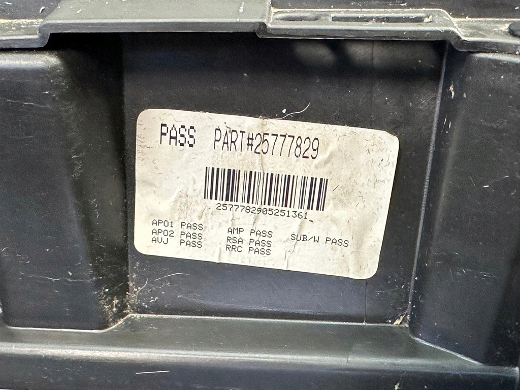 фото №13, Gmc yukon sierra denali 07-14r туннель средний консоль подлокотник оригинал