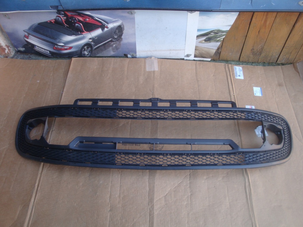 фото №1, Volkswagen up решітка бампера