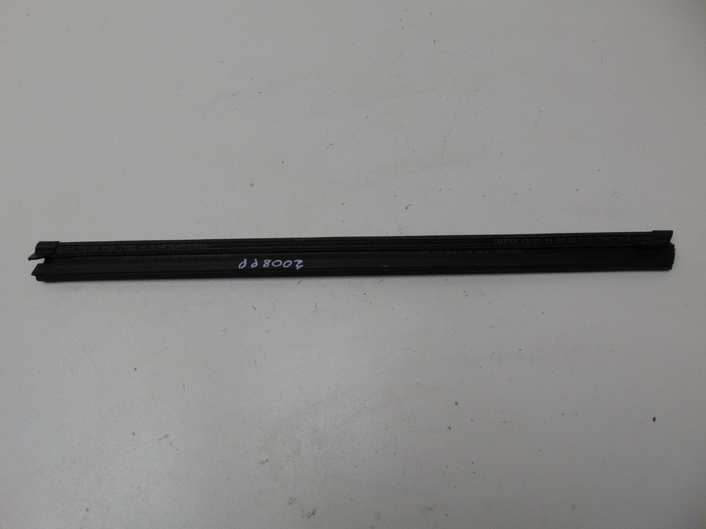 фото №1, Молдинг уплотнитель правый перед peugeot 2008 1 2013r