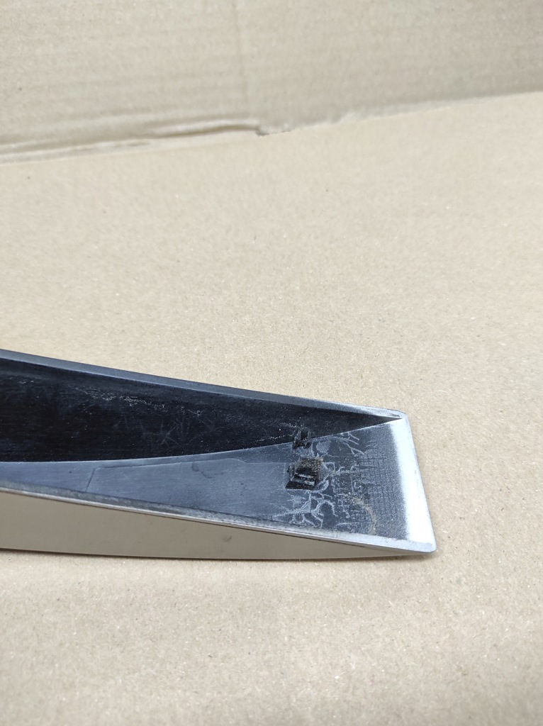 Заглушка накладка рейлінг права перед renault laguna 3 універсал Оригінал