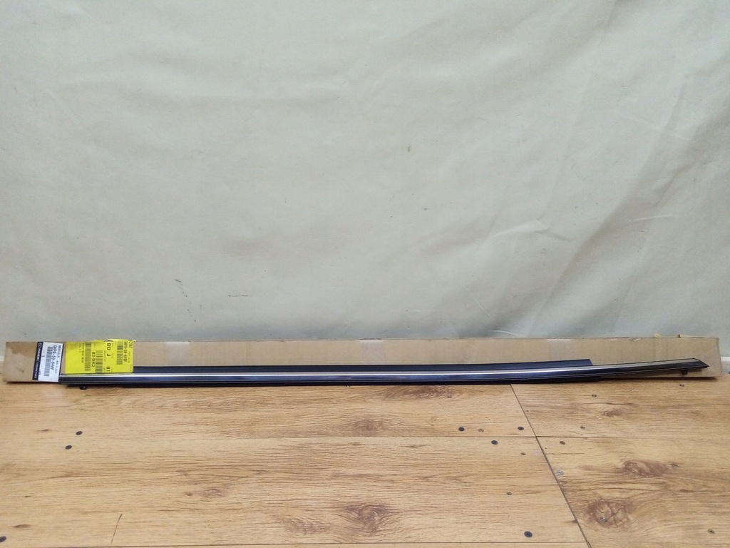 фото №1, Mazda 6 gj gl 2012- молдинг уплотнитель дверь правое