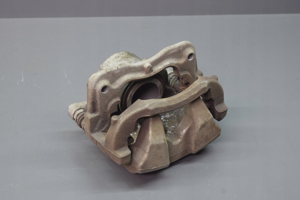 фото №5, Суппорт прижим левый bmw 3 g20 g21 5 g30 g31 x3 g01