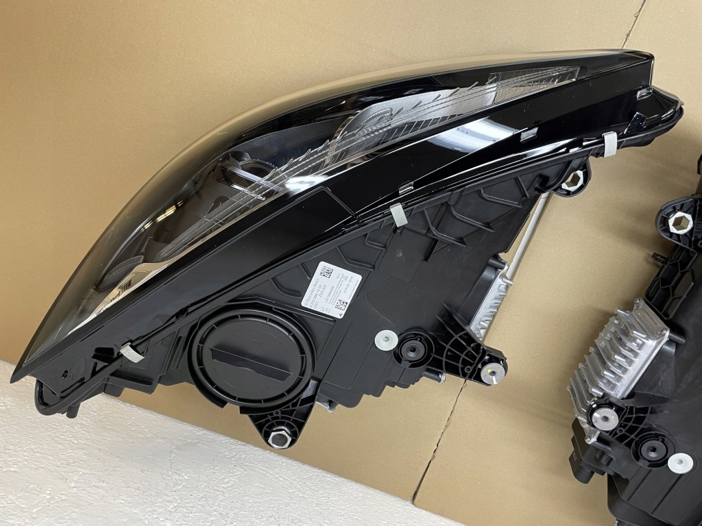 Лампи ліва права mercedes sl w232 amg full led в Україні