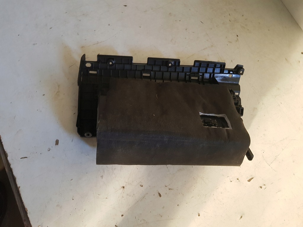 фото №4, Tesla x бардачок пасажира перед