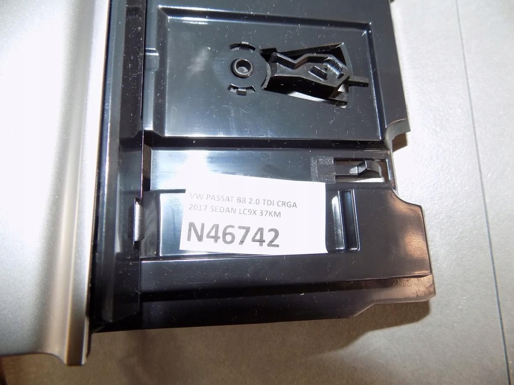 фото №2, Vw passat b8 dekor радио панель 3g1858069e