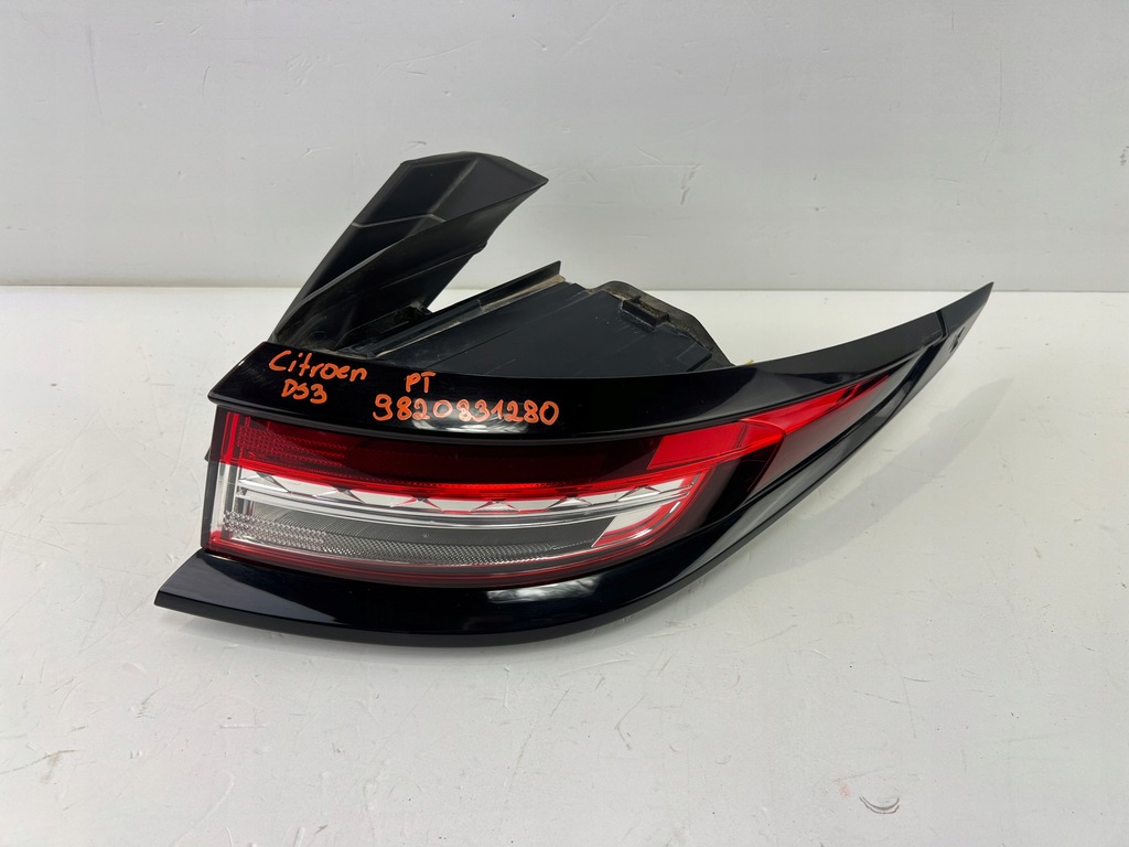 фото №1, Лампа права задня citroen ds3 crossback 9820831280