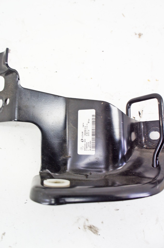 Купити Ud257+ infiniti q30 тримачі кріплення сидіння задні a1760200324 a1769200124