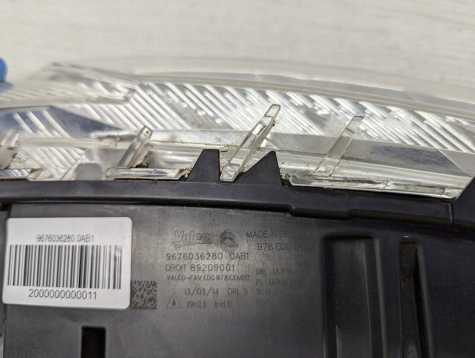 Citroen c4 picasso 2 2 13-16 фонарь  дневные led drl светодиоды в Украине