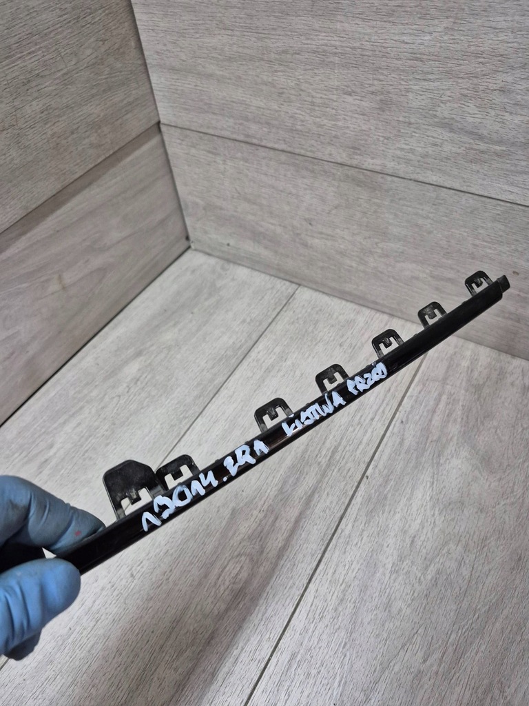 фото №8, 13014. mercedes eqa молдинг бампер перед a2438858101