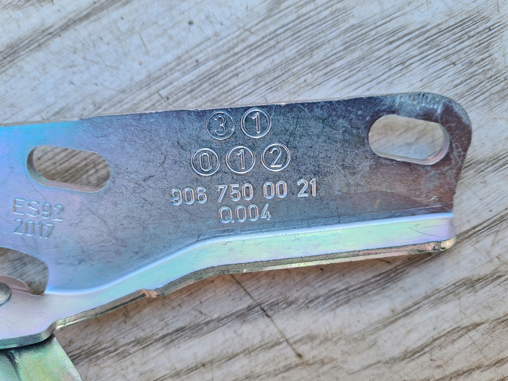 фото №5, Петля капот левый sprinter w906 9067500021