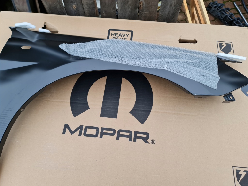 фото №8, Крыло правый chrysler 200 2011 2013 cabriolet