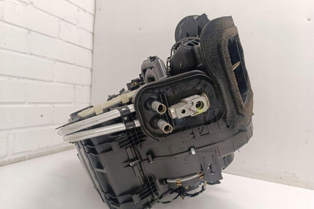 фото №10, Обігрівач jaguar f-pace x761 5hl011266 2.0l бензиновий 184kw 2022