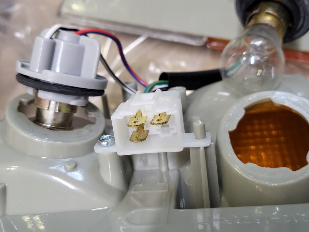 фото №15, Лампа габаритна поворотник поворотник перед r/l toyota hi-ace hiace 87-89-r.