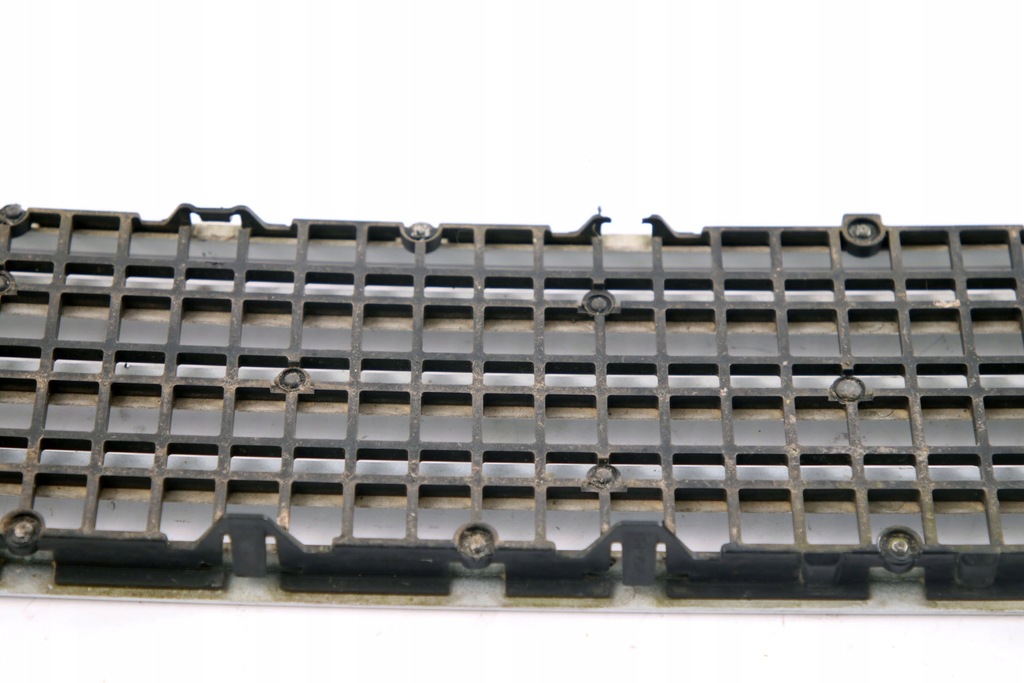фото №10, Bmw оригінальний номер 51130136986 решітка впуск повітря