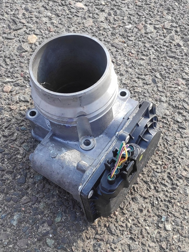 фото №1, Дроссельная заслонка воздуха 2.0 d4 volvo v40 ii 31293930