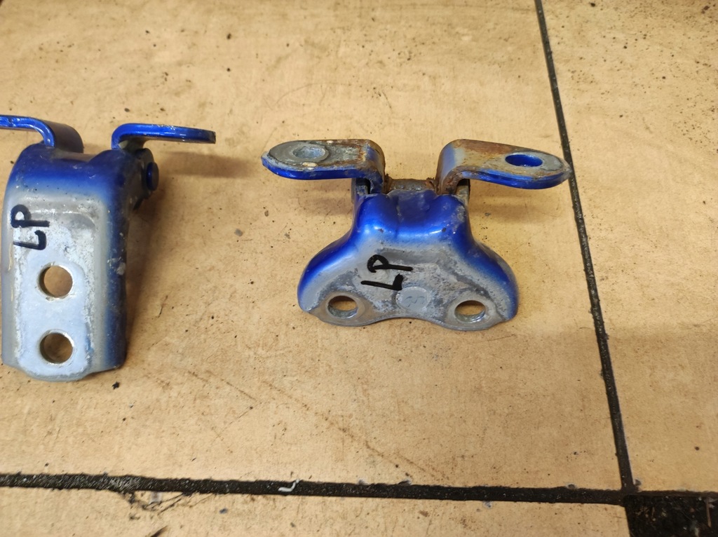 фото №6, Петля петли дверь верхний нижний левый перед hilux viii 8