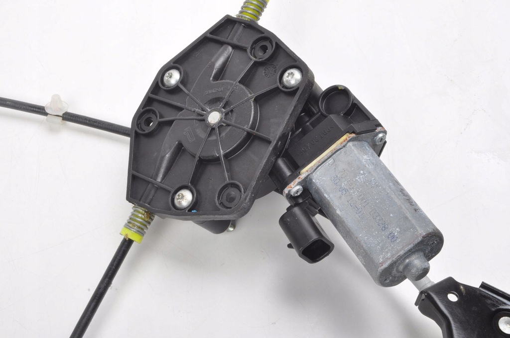 фото №14, Ferrari california 4.3 подъемник механизм стекло правый перед 69844700