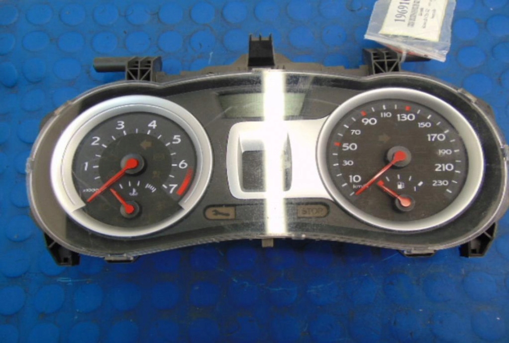 фото №1, Renault clio iii 1.2 16v счетчик 8200715181
