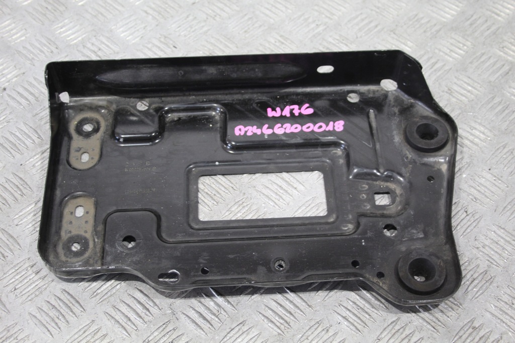 фото №1, Основание аккумулятор a-klasa w176 a2466200018