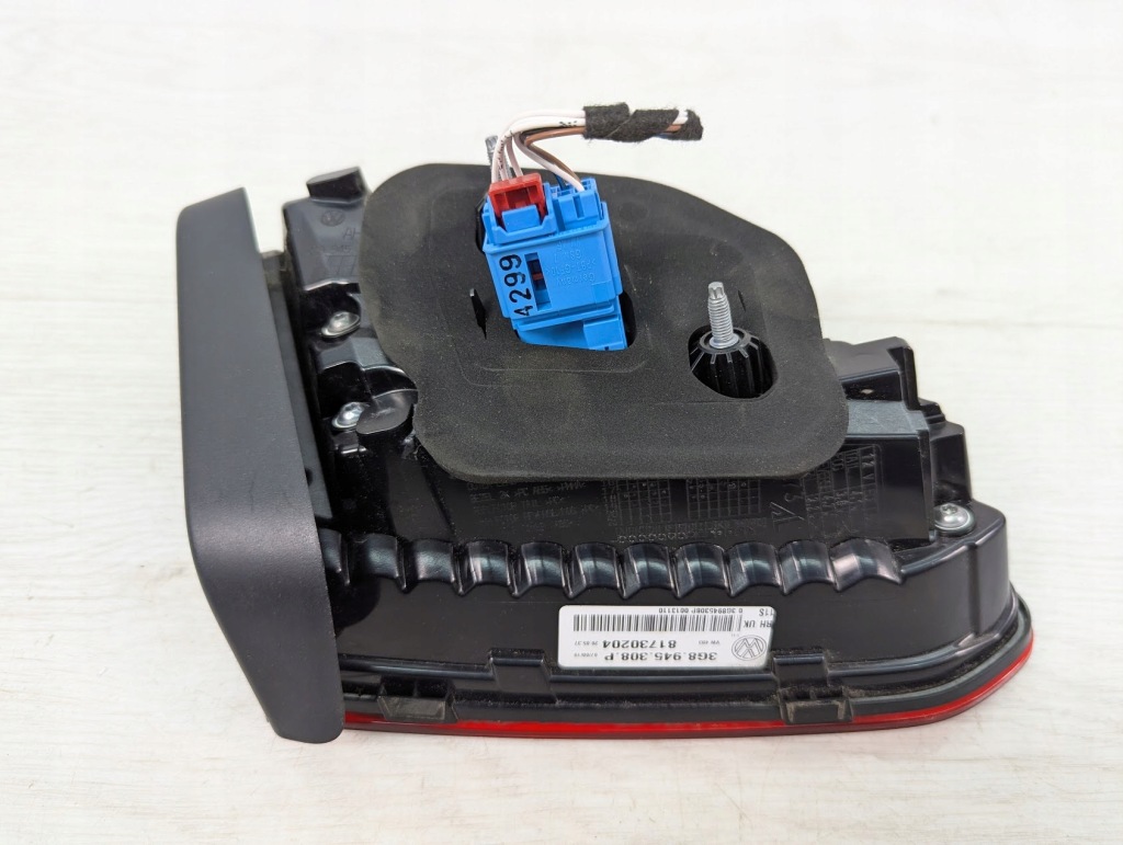 Лампа правый задняя правая задняя led vw passat b8 с Разборки