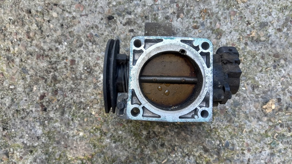 фото №1, Дроссельная заслонка volvo s40 98r 1.8b