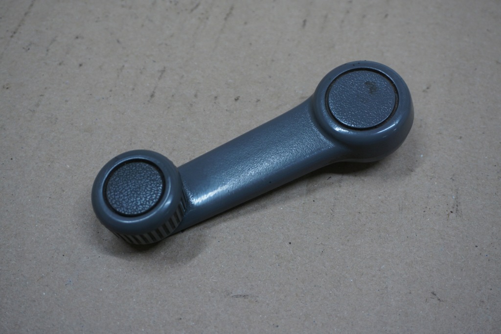 фото №1, Mazda b2500 ford ranger ручка стеклоподъемника ручка подъемника окон 2,5 td 2001r