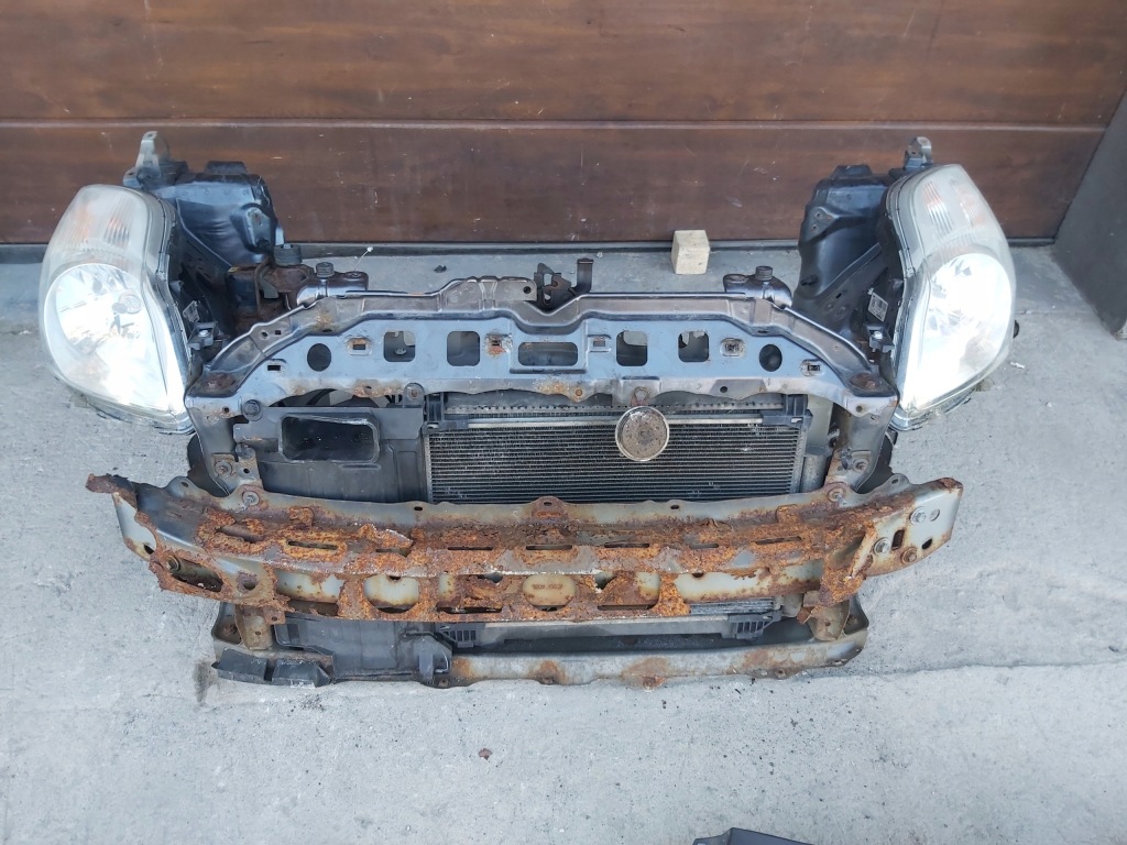 фото №7, Toyota yaris ii lift kompletny перед бампер капот