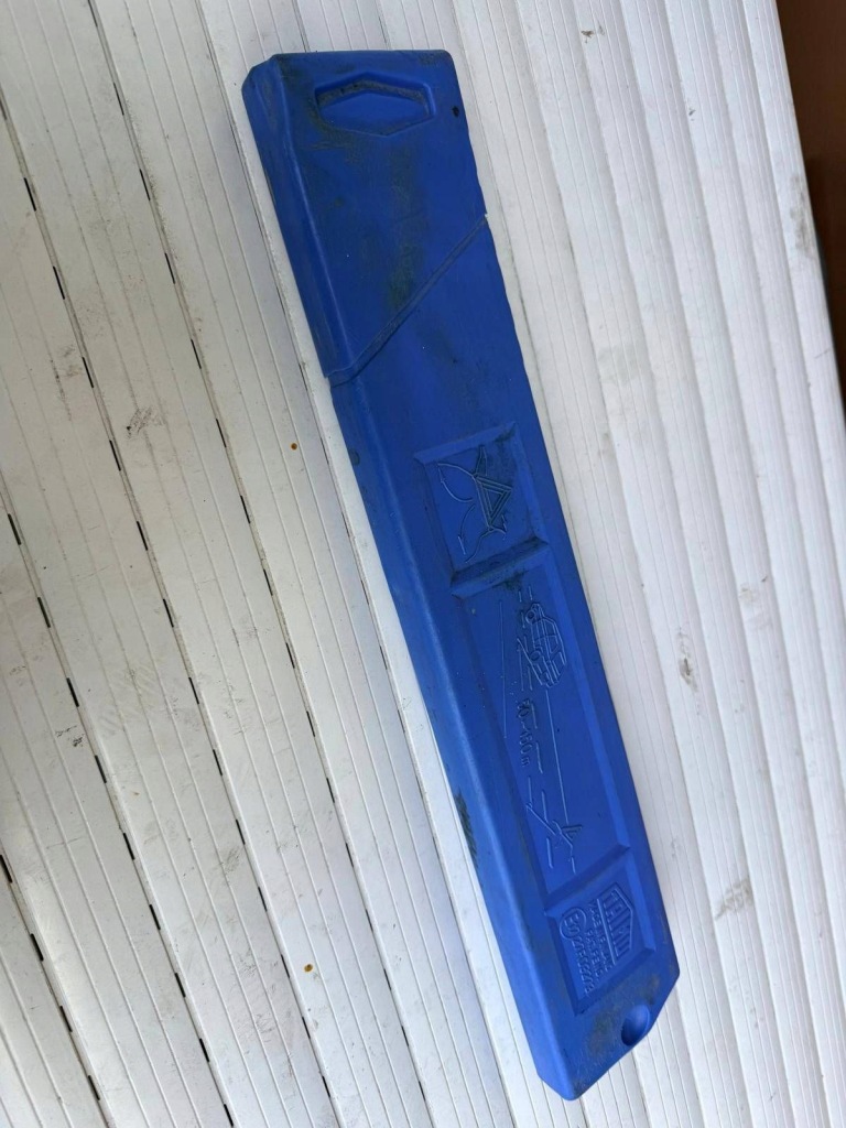 Треугольник предупредительный задний  volvo xc90 27r03273 Недорого