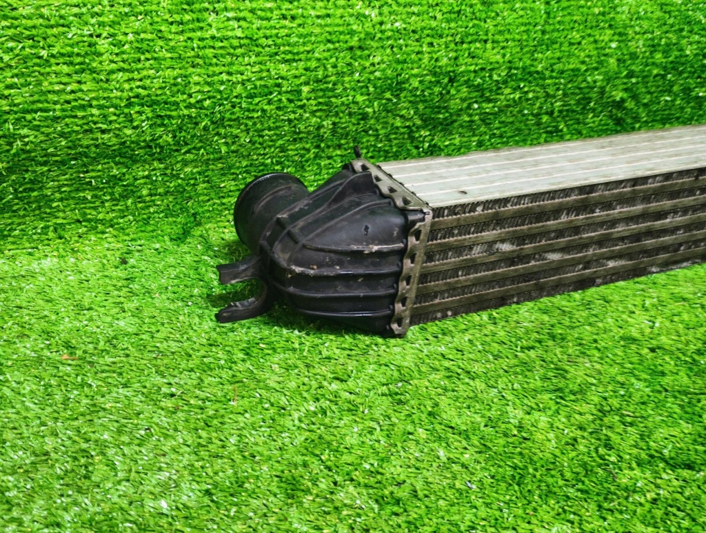 Радіатор повітря інтеркулер mini cooper r56 1.6 d Оригінал