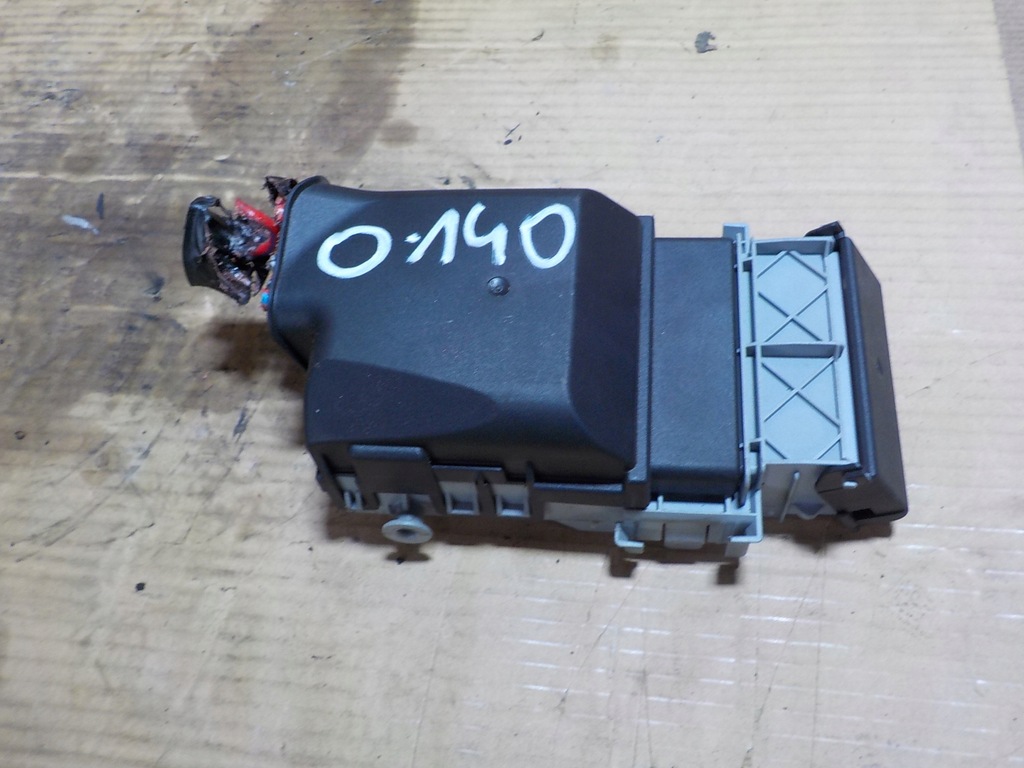 фото №1, Insignia коробка предохранителей 13222786