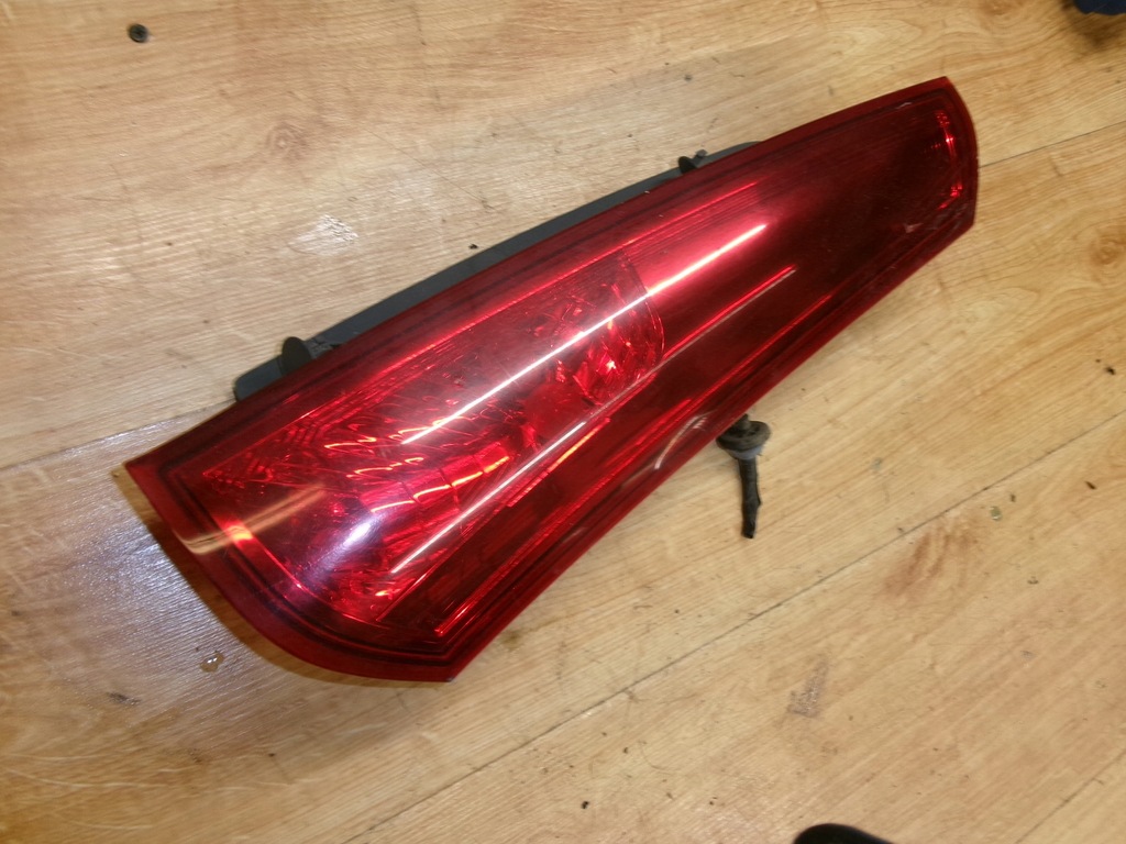 фото №1, Kia ceed i лампа правая задняя kombi