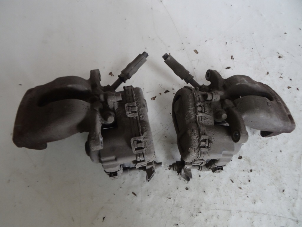 фото №1, Суппорт левый задняя mercedes w176