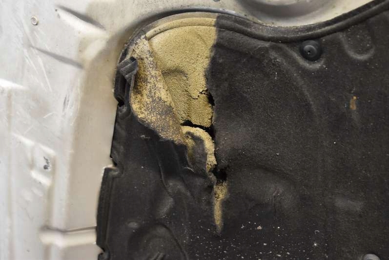 Капот крышка двигателя a08/7 bmw e60 e61 03-07 Киев