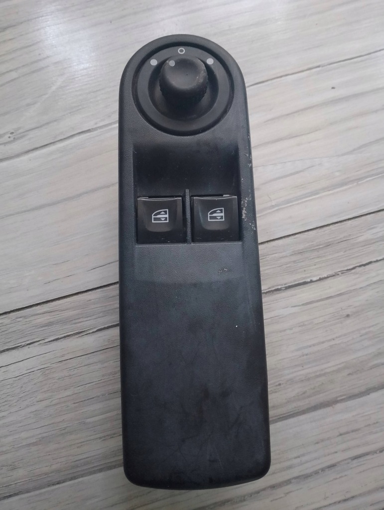 фото №1, Переключатель стекло 809611667r renault clio iv