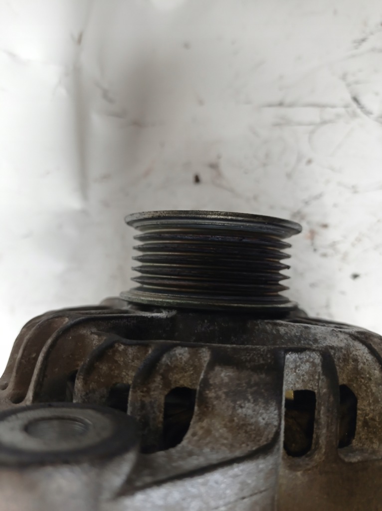 Генератор toyota yaris 1.3 vvti 270600j040 Недорого