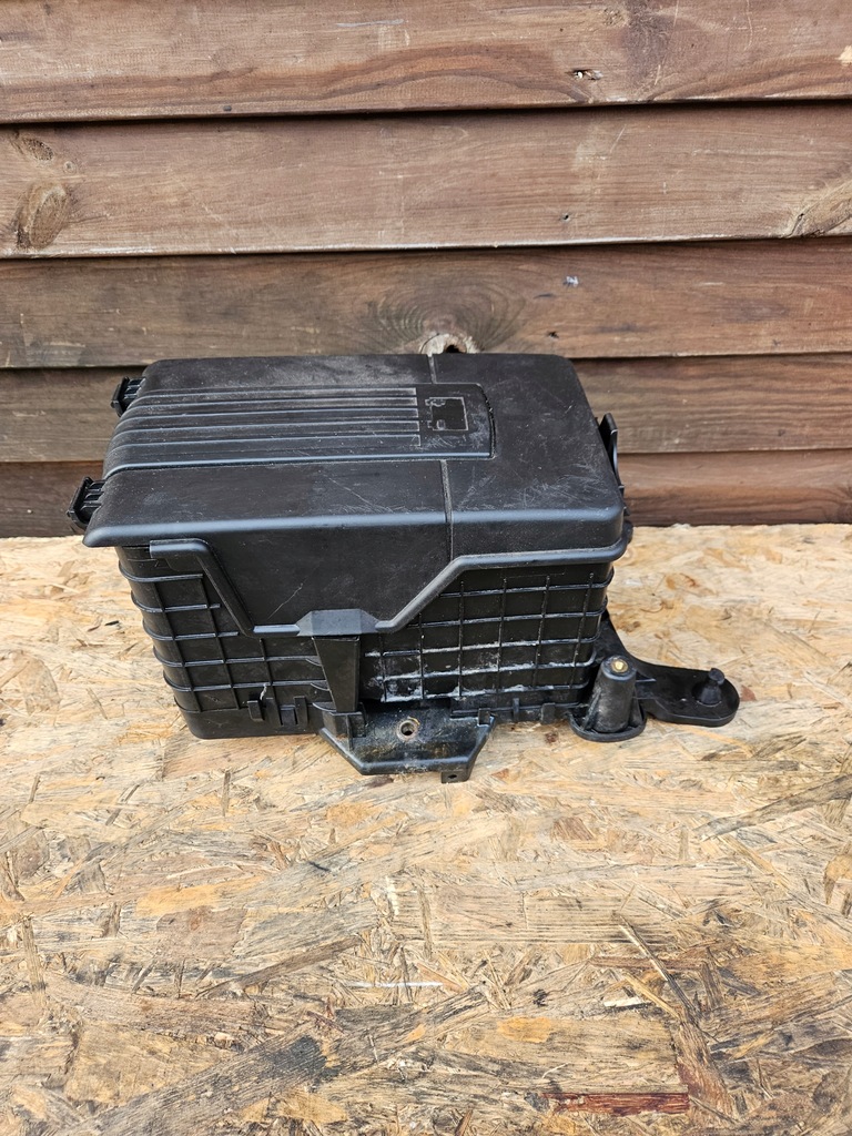 фото №7, Основание аккумулятор golf v