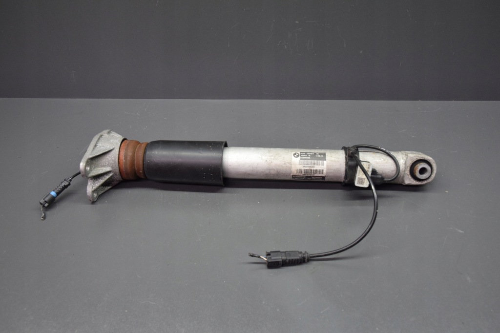 Купить Амортизатор правый задний  bmw m4 f83 2284914 27256km