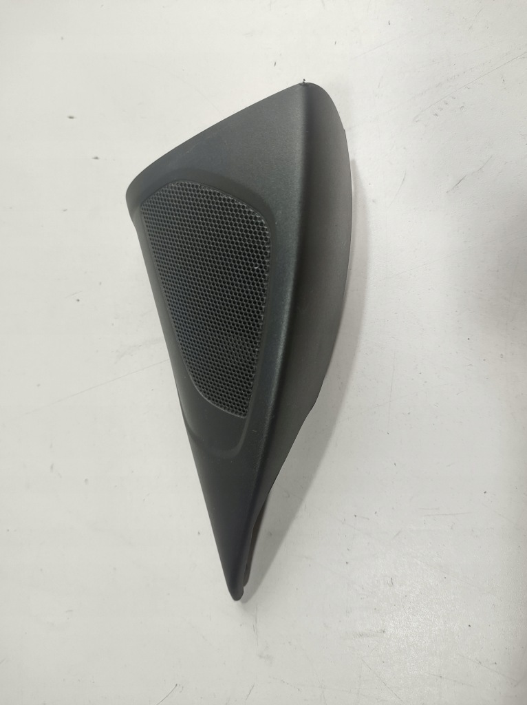 фото №1, Volvo v40 15r - трикутник заглушка динамік правий 1286373