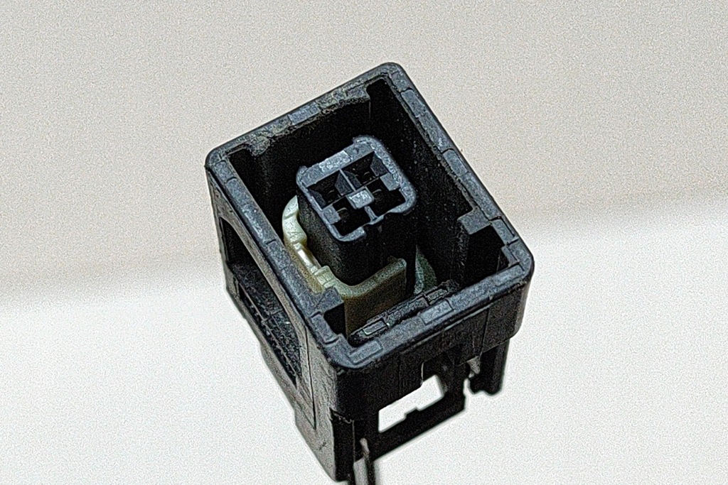 фото №5, Tesla model x задние левая дверь передние отделка с датчиком szczypani