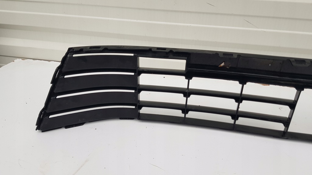 фото №7, Решітка середня бампера vw polo v 6r r-line радар