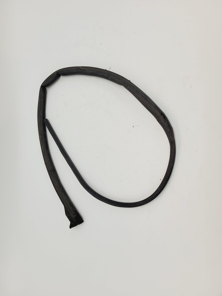 фото №1, Uszcezlka дверь правый перед peugeot 5008 i 9683109080