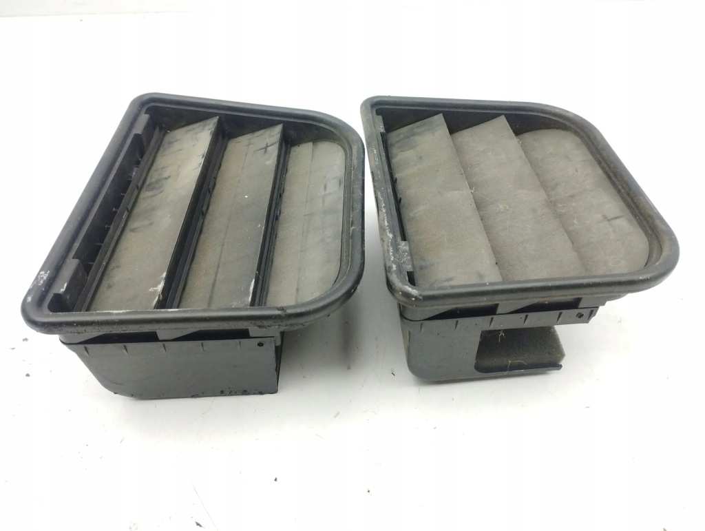 Volvo s60 2012 комплект решётка вентиляционная под бампером задним Недорого