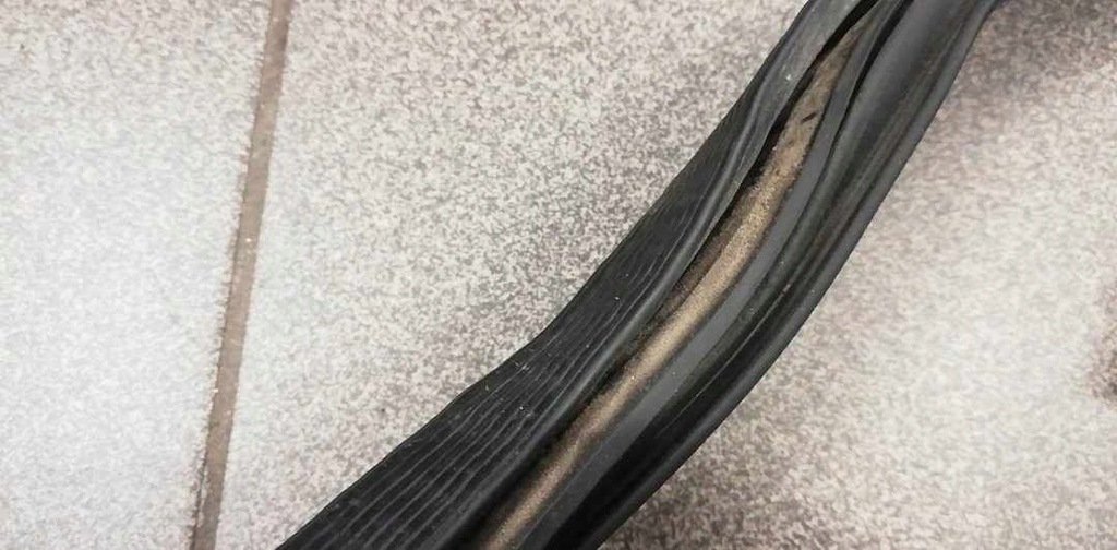 фото №8, Прокладка дверь задняя задняя правая створка fiat doblo ii lift maxi